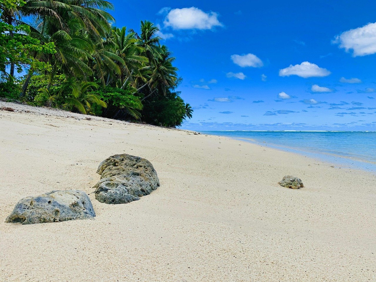 rarotonga-beach-oceania-travel-gemspot-hidden-gem